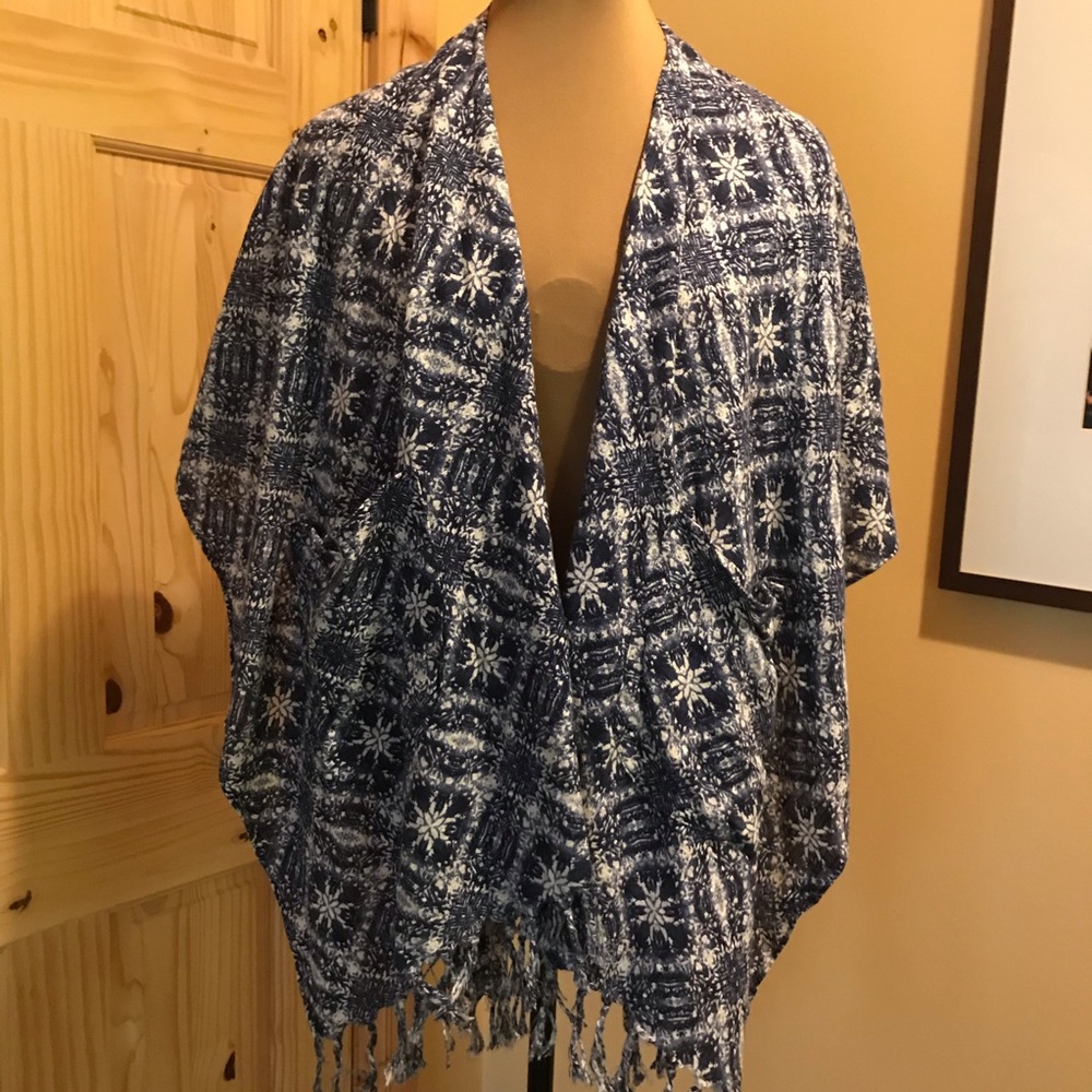 Lucky Brand Fringed Wrap with Pockets